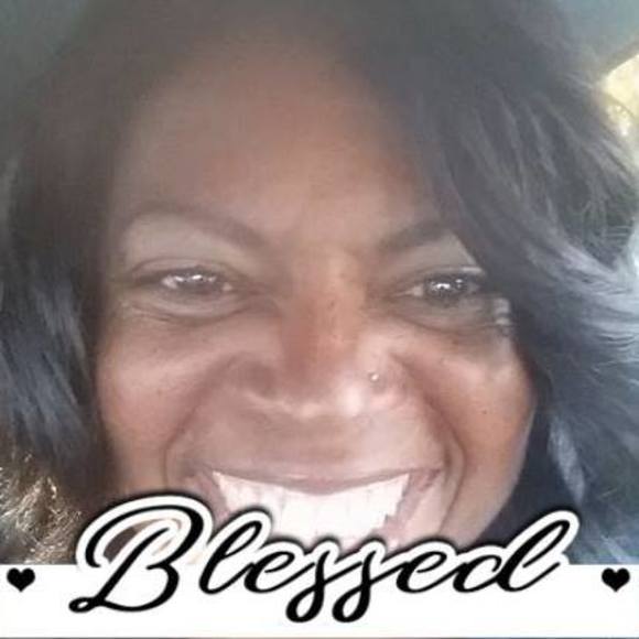 Meet your Posher, Robyn - Picture 1 of 1